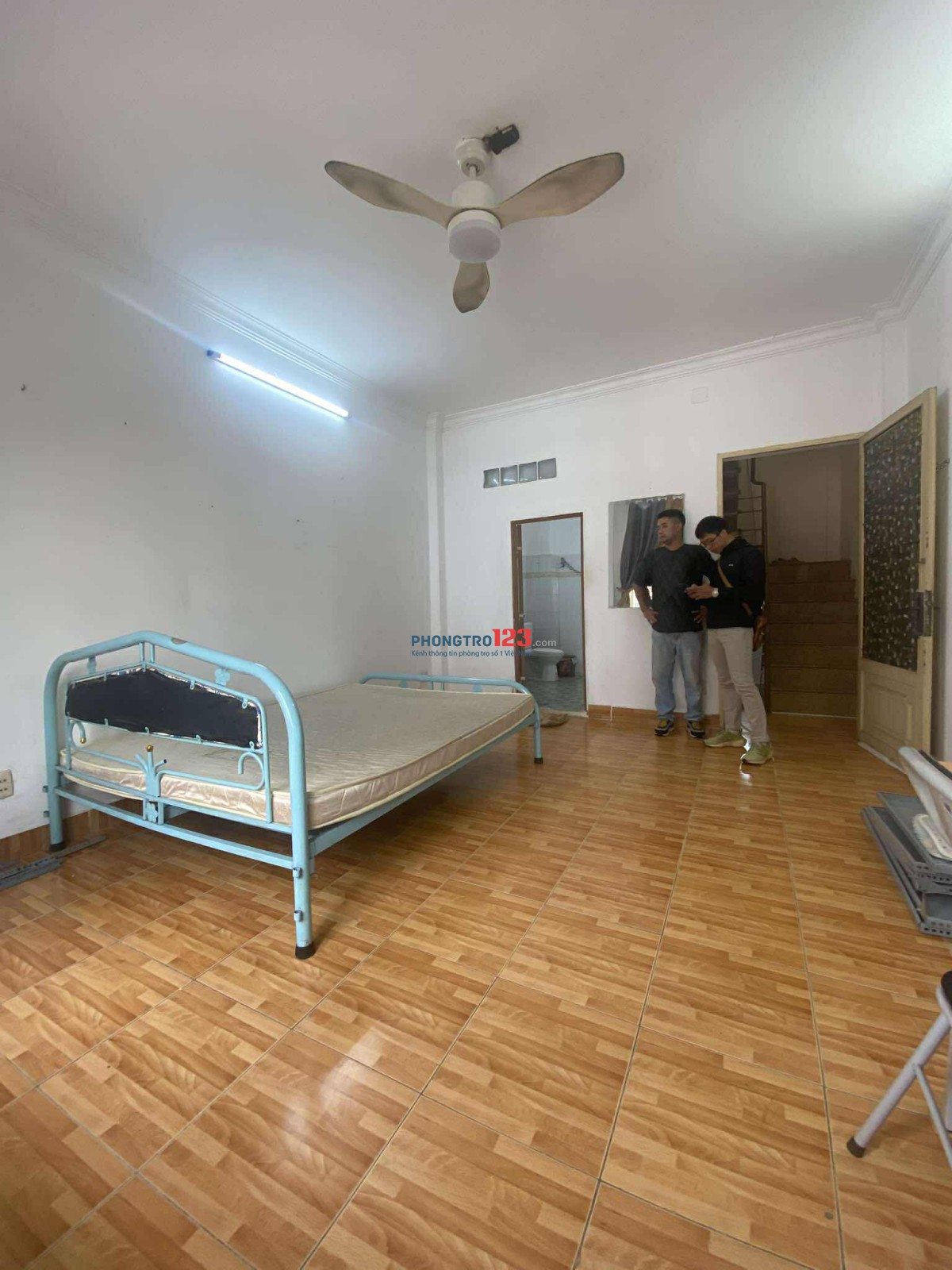 Cho thuê phòng trọ có máy lạnh, full nội thất gần trường HUTECH