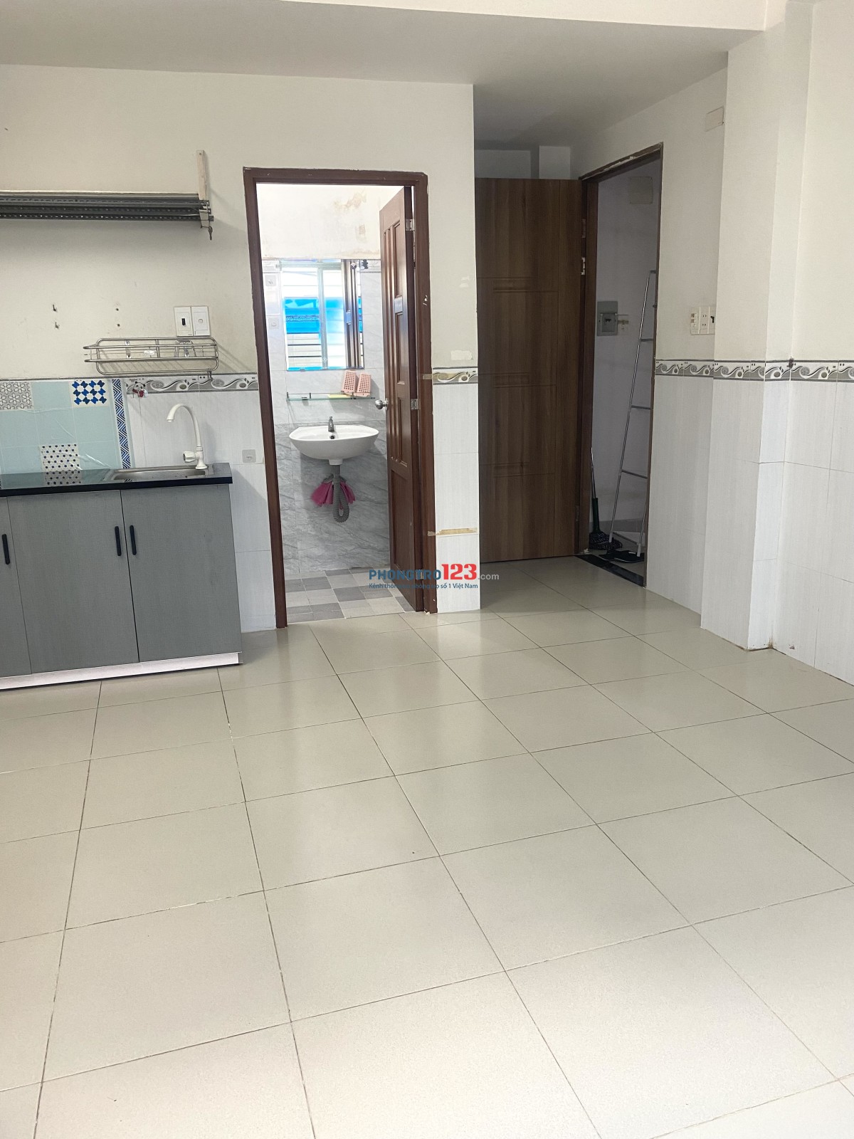 Cho thuê phòng trọ đủ nội thất giá rẻ chính chủ 154/8a đường Âu cơ gần vòng xoay Lê Đại Hành