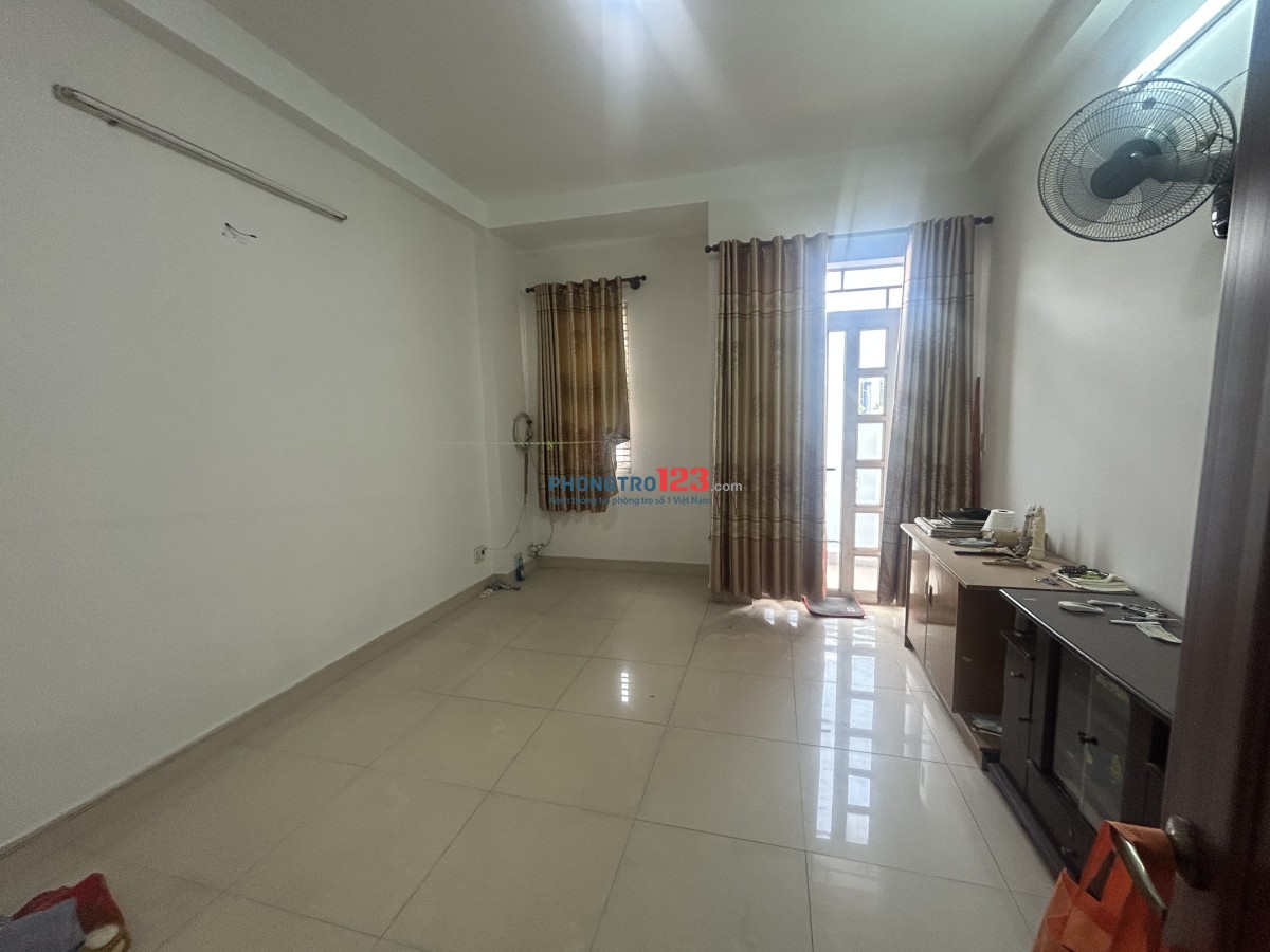 Nhà cho dành cho gia đình trẻ, văn phòng - đường Tân Kỳ Tân Quý, quận Bình Tân