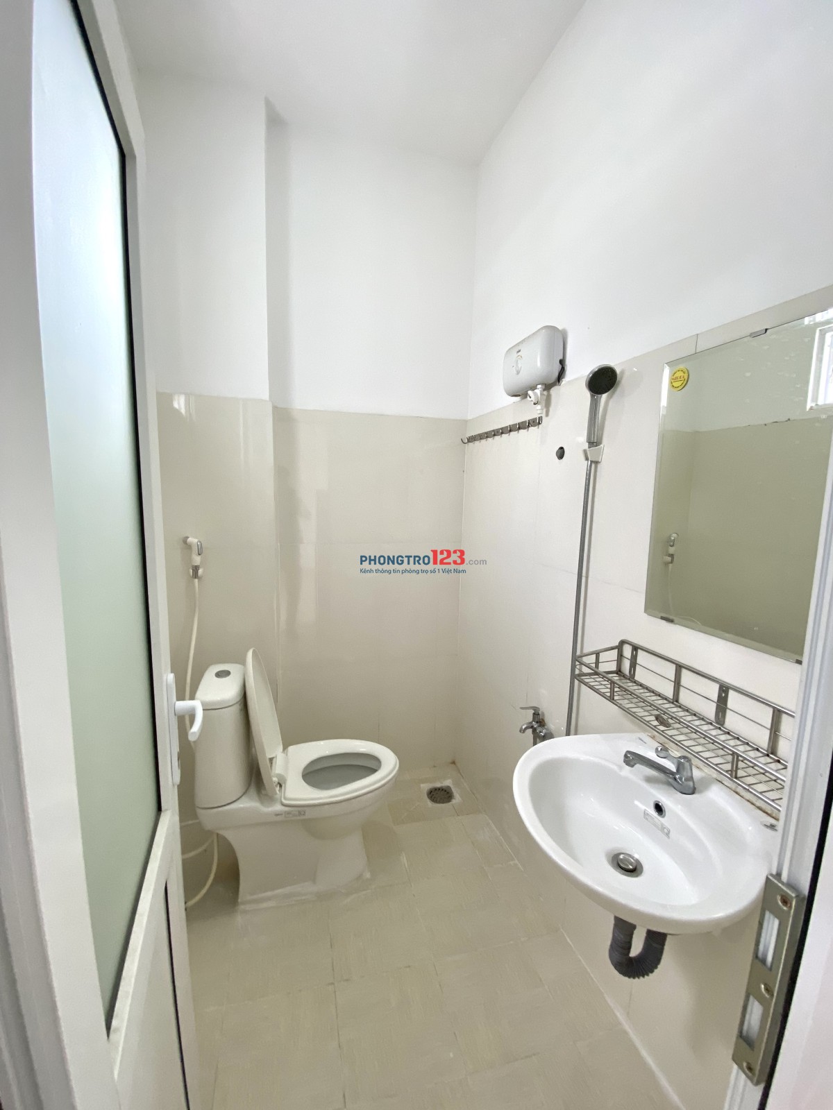 Phòng cửa sổ thoáng 117 Nguyễn Hữu Cảnh gần Vinhomes