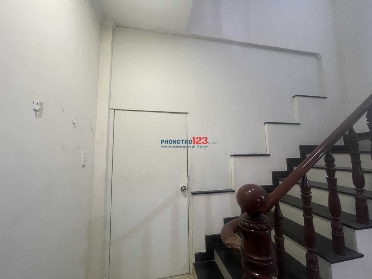 Phòng Trệt 30m2 124 QL13 Hiệp Bình Chánh Máy Lạnh, Sân Vườn Coopmart