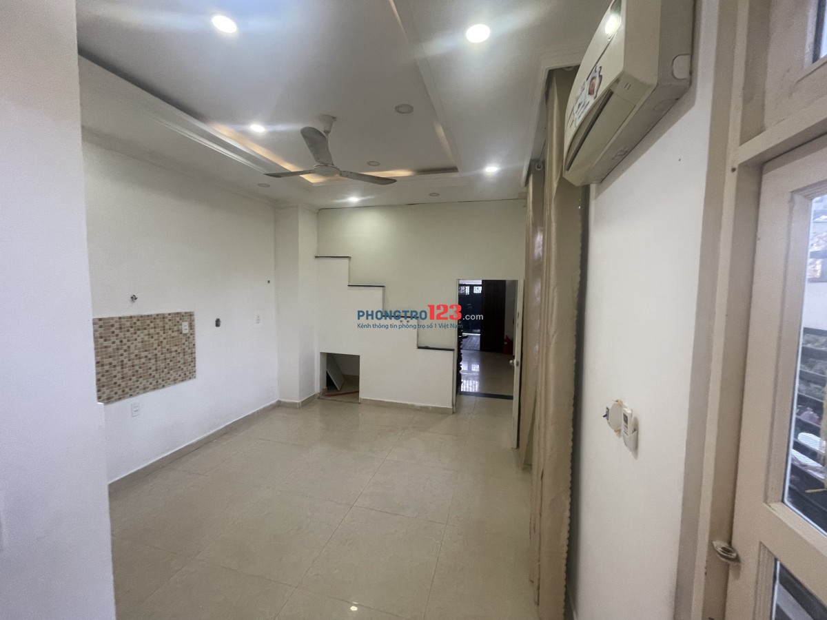 Phòng Trệt 30m2 124 QL13 Hiệp Bình Chánh Máy Lạnh, Sân Vườn Coopmart