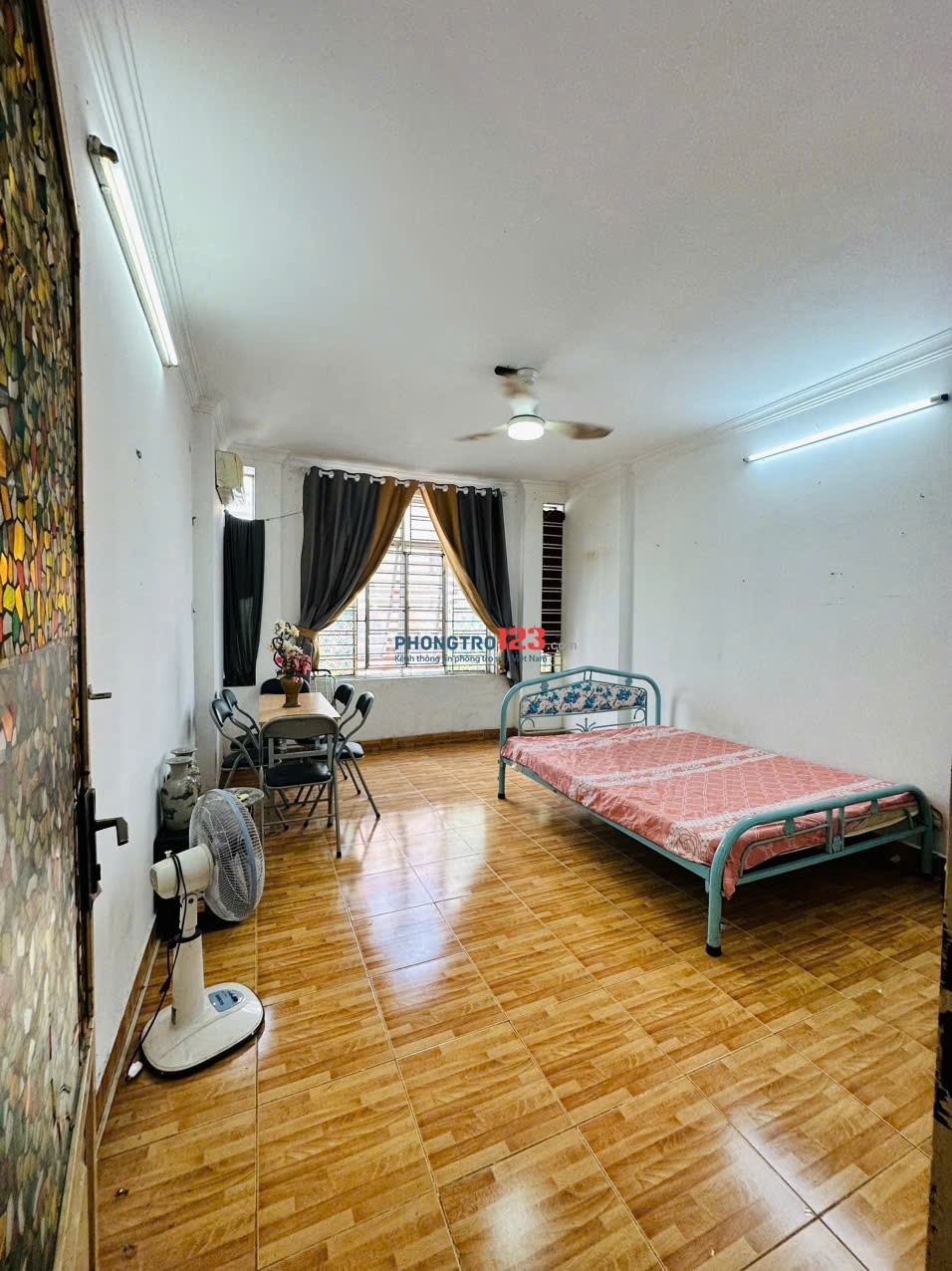 Cho thuê phòng trọ có máy lạnh, full nội thất gần trường HUTECH
