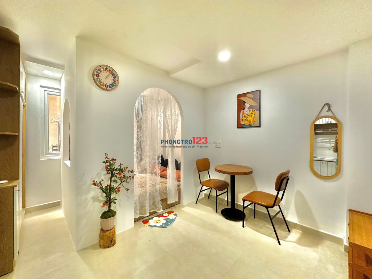 Căn hộ 1 phòng ngủ, PK siêu đẹp đủ nội thất gần Hai Bà Trưng, Quận 1