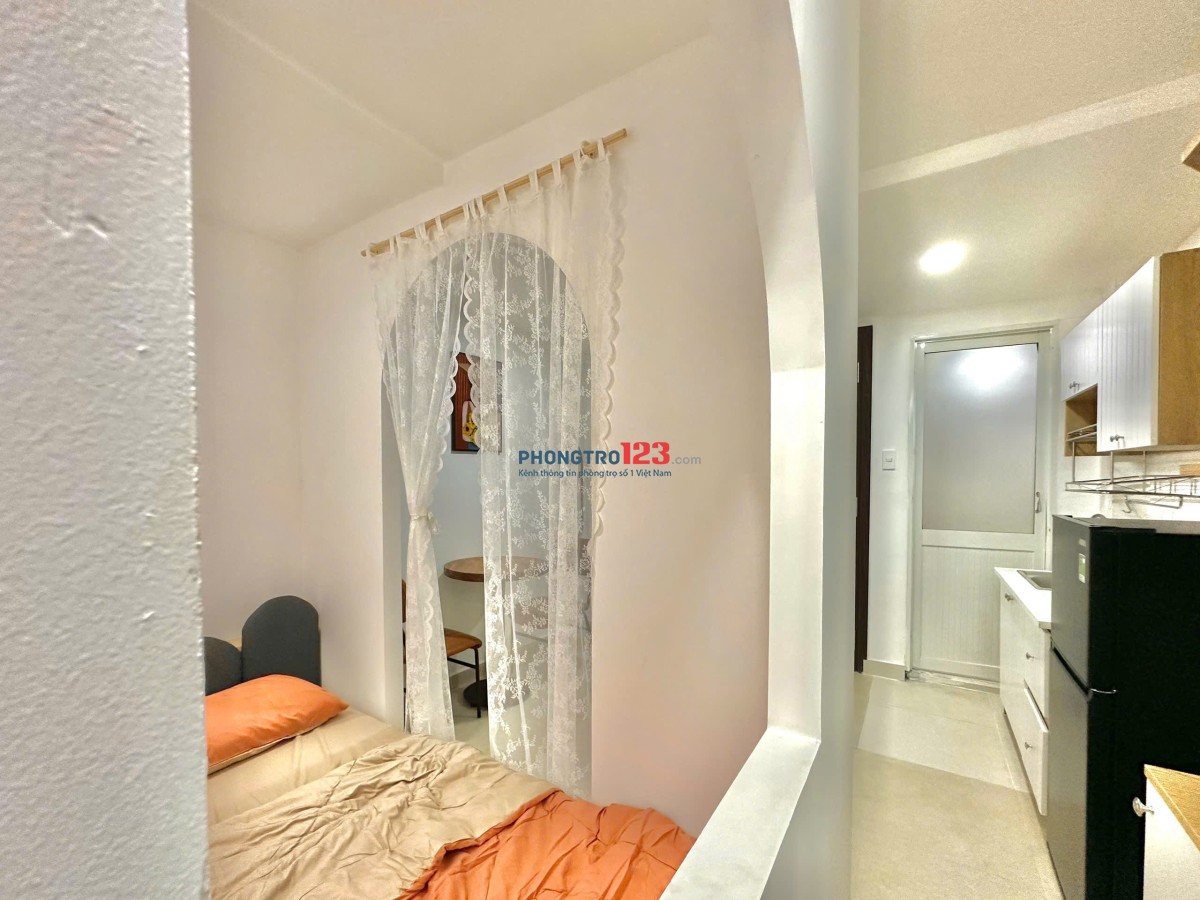Căn hộ 1 phòng ngủ, PK siêu đẹp đủ nội thất gần Hai Bà Trưng, Quận 1