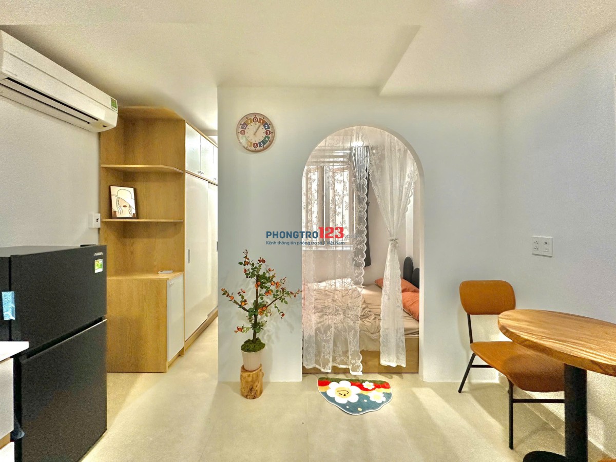 Căn hộ 1 phòng ngủ, PK siêu đẹp đủ nội thất gần Hai Bà Trưng, Quận 1