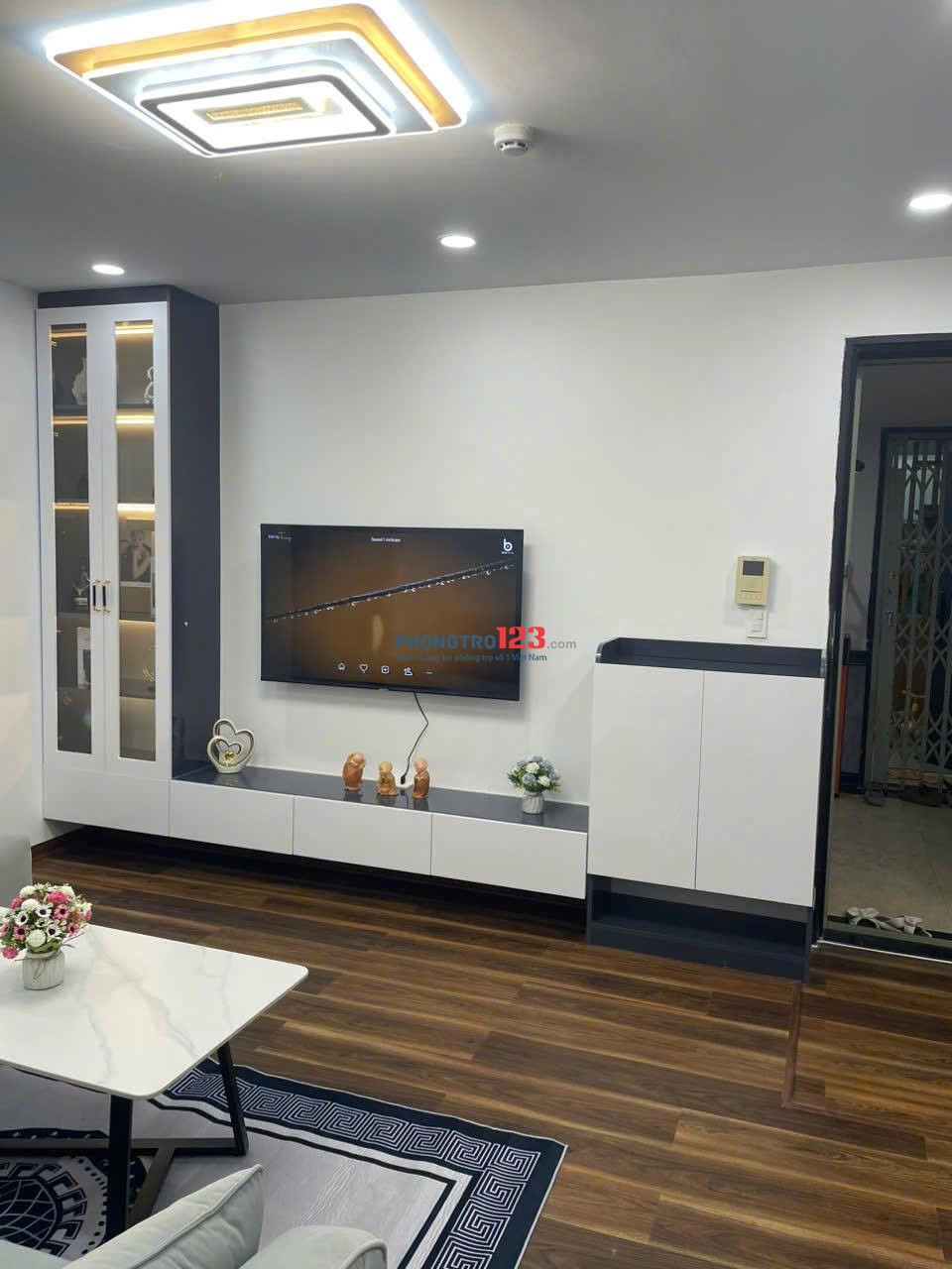 Chung cư 8x plus Trường Chinh, Q12: 80m2, 3p ngủ, NT, 9,5tr/th