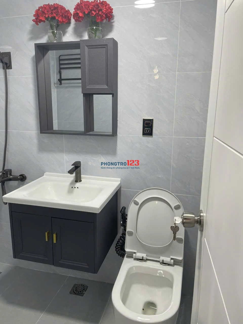 Chung cư 8x plus Trường Chinh, Q12: 80m2, 3p ngủ, NT, 9,5tr/th