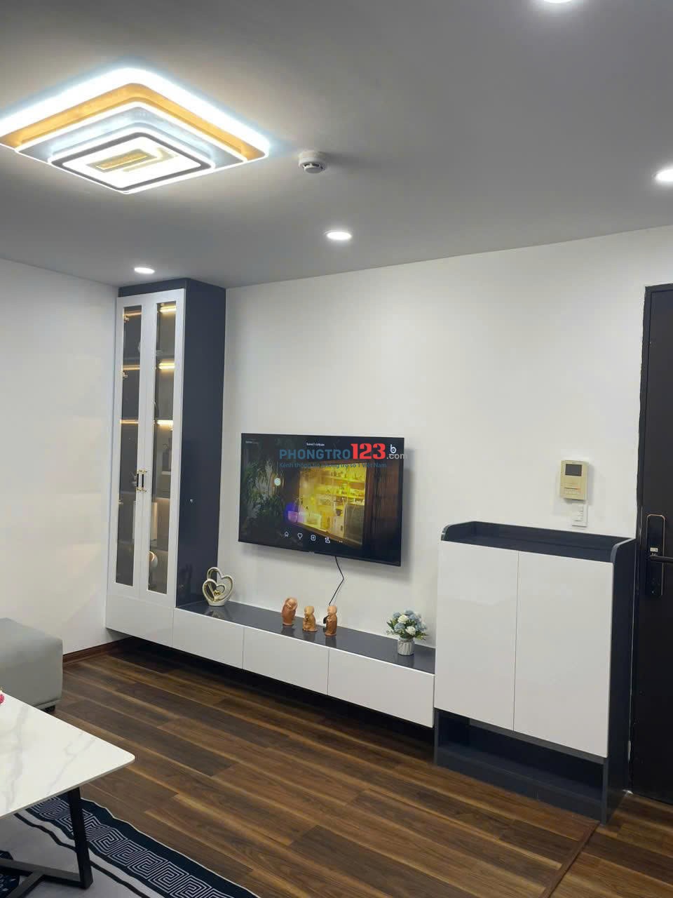 Chung cư 8x plus Trường Chinh, Q12: 80m2, 3p ngủ, NT, 9,5tr/th