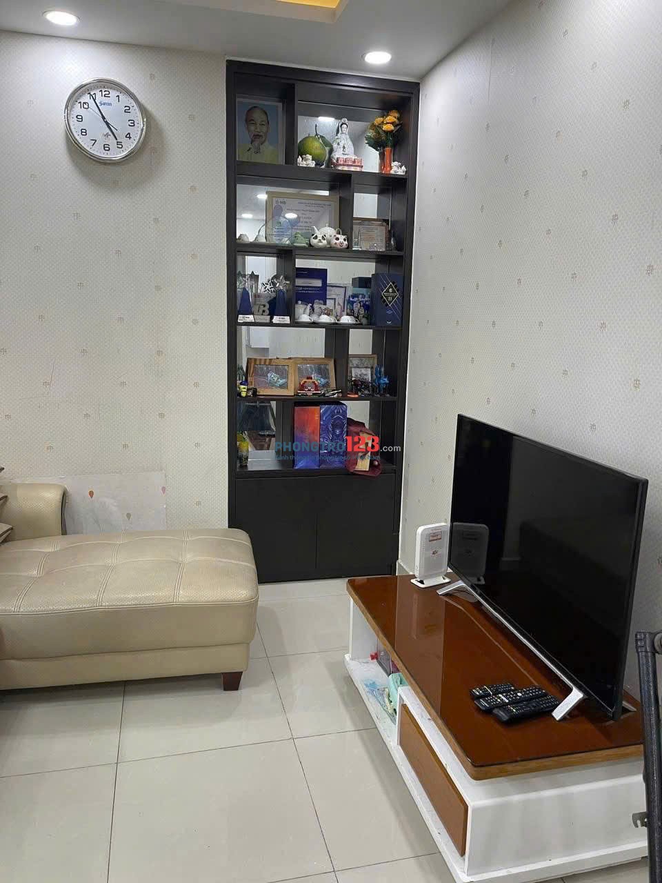 Bàu Cát II, Hồng Lạc, Tân Bình: 93m2,3p ngủ,2wc, 12tr/th