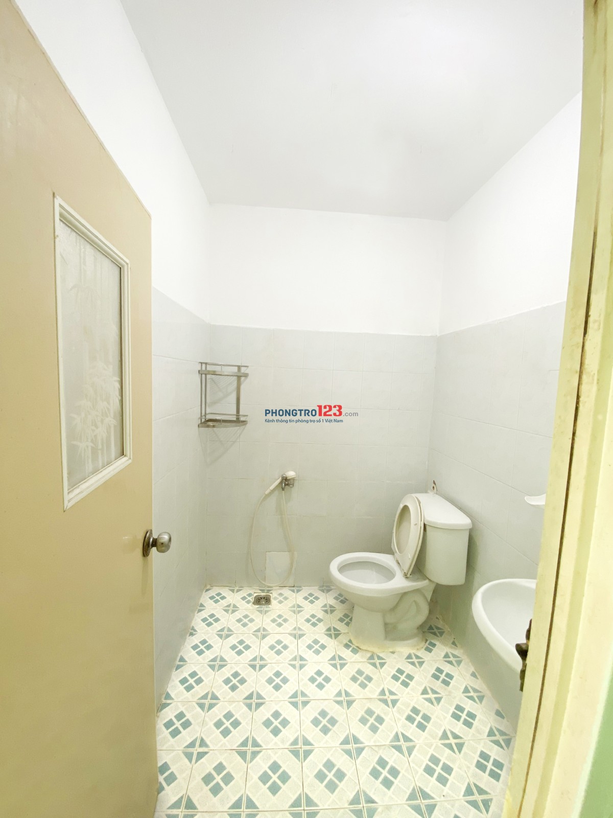 Phòng 40m2 có ban công cửa sổ thoáng mát ở trung tâm q3 cho sv thuê