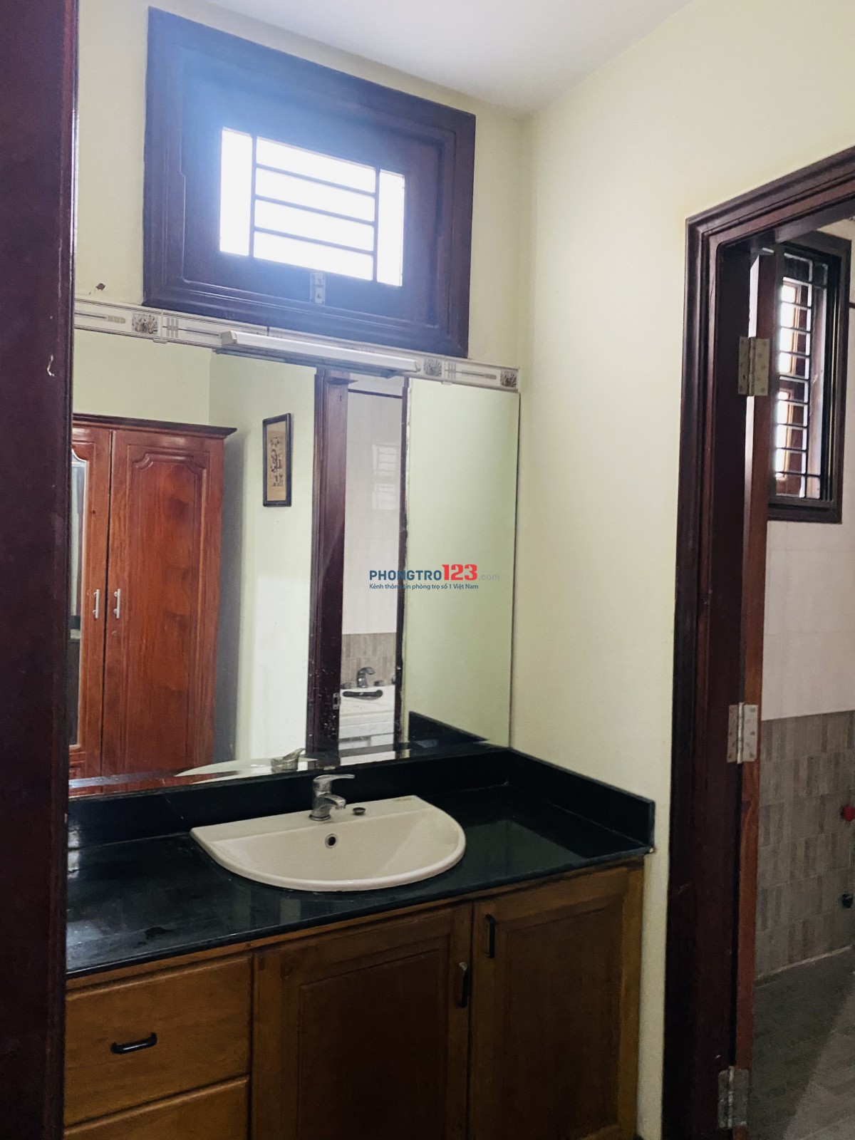 TRỐNG PHÒNG RỘNG CÓ BAN CÔNG NGAY ĐH TÔN ĐỨC THẮNG