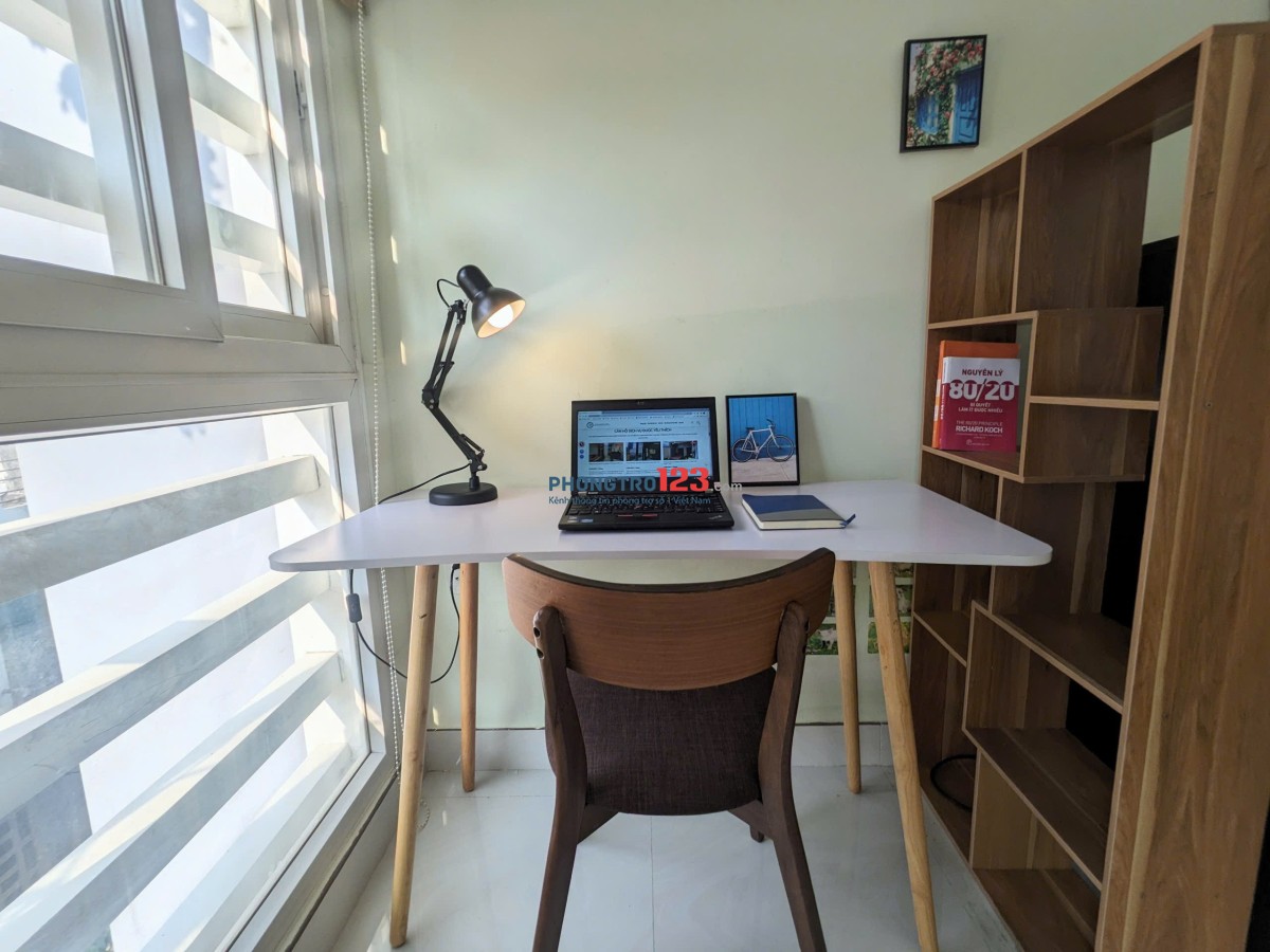 Phòng Ban Công, full nội thất, view Landmark - Nguyễn Hữu Cảnh, Bình Thạnh gần q1, q3, q2, Phú Nhuận