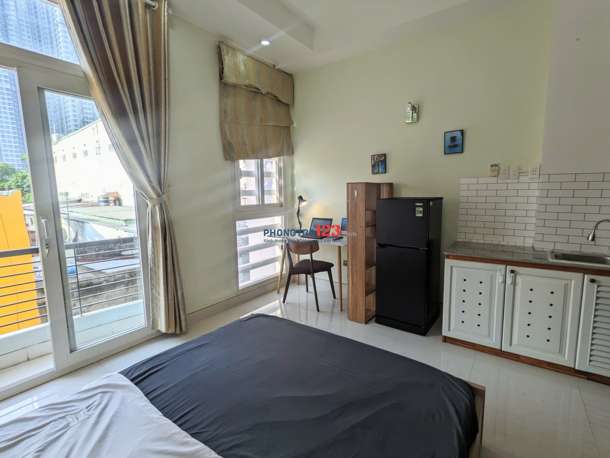 Phòng Ban Công, full nội thất, view Landmark - Nguyễn Hữu Cảnh, Bình Thạnh gần q1, q3, q2, Phú Nhuận