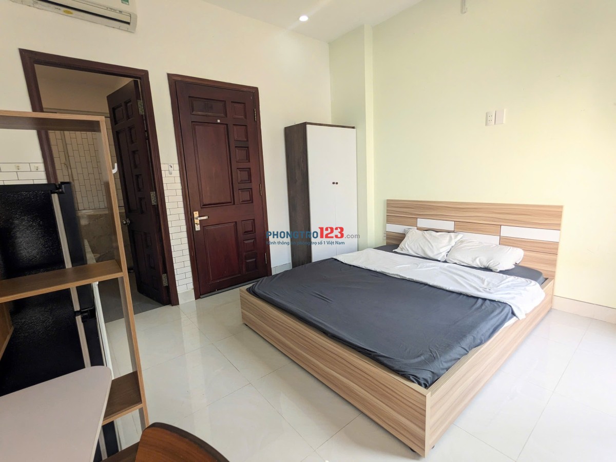 Phòng Ban Công, full nội thất, view Landmark - Nguyễn Hữu Cảnh, Bình Thạnh gần q1, q3, q2, Phú Nhuận