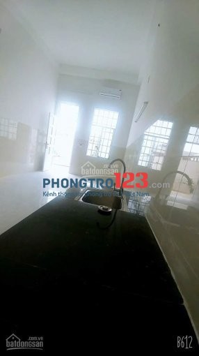 Cho thuê phòng 35m2 cách Gigamall Phạm Văn Đồng 2km