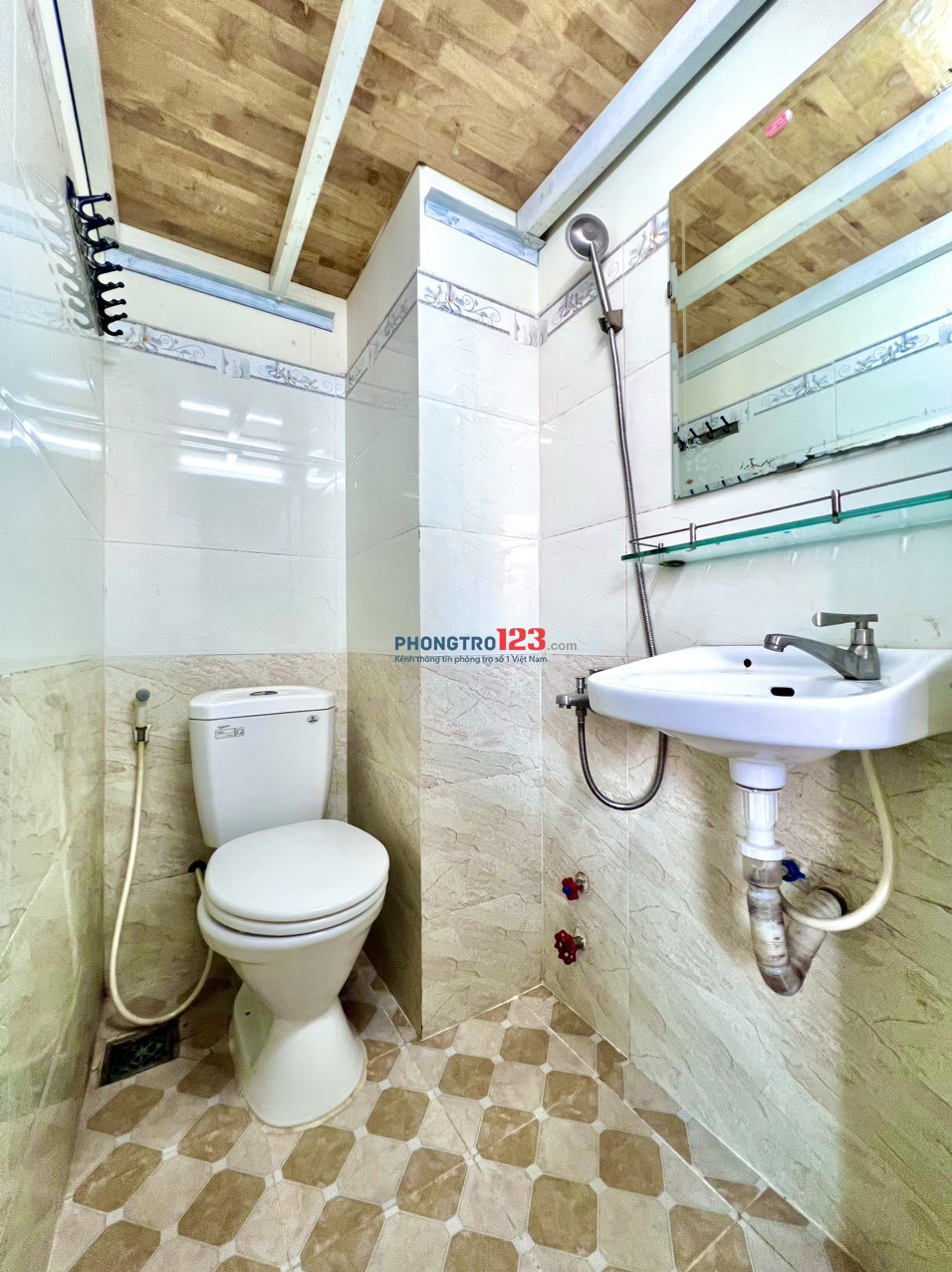 PHÒNG THOÁNG FULL NỘI THẤT, ĐI BỘ SANG ĐH VĂN HIẾN