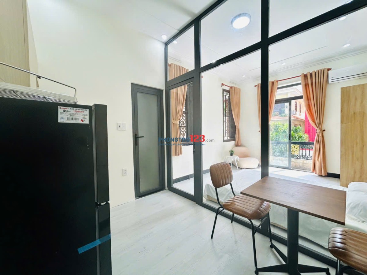 CĂN HỘ 1PN VÁCH KÍNH FULL NỘI THẤT BAN CÔNG & CỬA SỔ THOÁNG MÁT