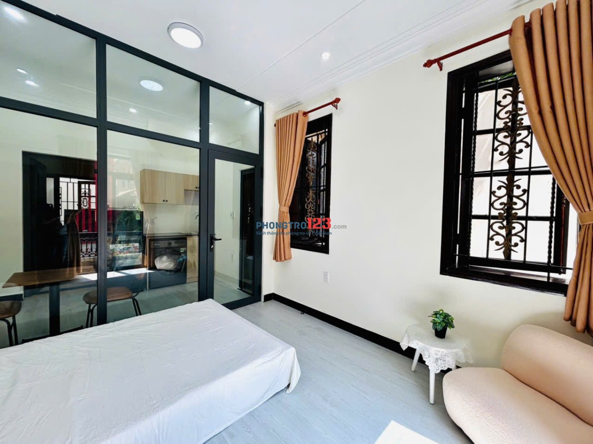 CĂN HỘ 1PN VÁCH KÍNH FULL NỘI THẤT BAN CÔNG & CỬA SỔ THOÁNG MÁT