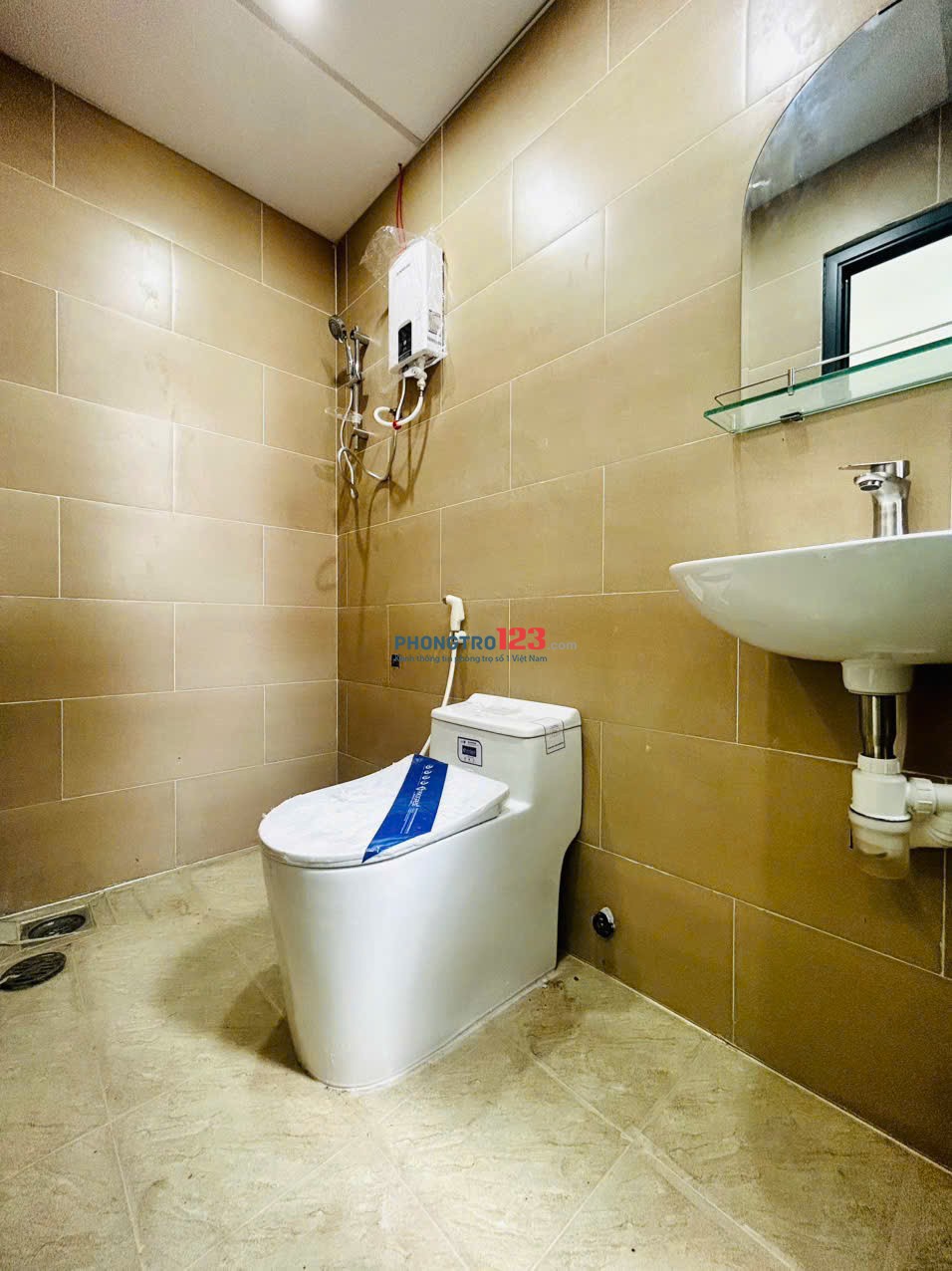 CĂN HỘ 1PN VÁCH KÍNH FULL NỘI THẤT BAN CÔNG & CỬA SỔ THOÁNG MÁT