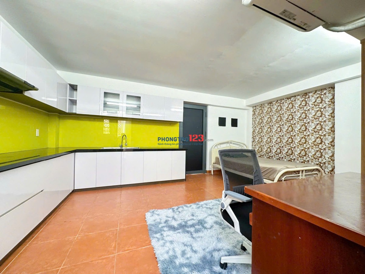 CHDV BAN CÔNG RỘNG 50M2, ĐƯỜNG SỐ 79 KẾ BÊN LOTTE MART QUẬN 7