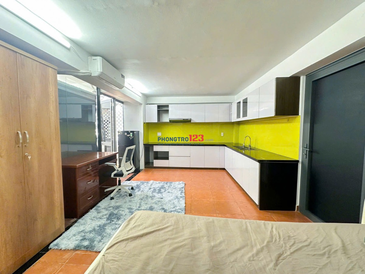 CHDV BAN CÔNG RỘNG 50M2, ĐƯỜNG SỐ 79 KẾ BÊN LOTTE MART QUẬN 7