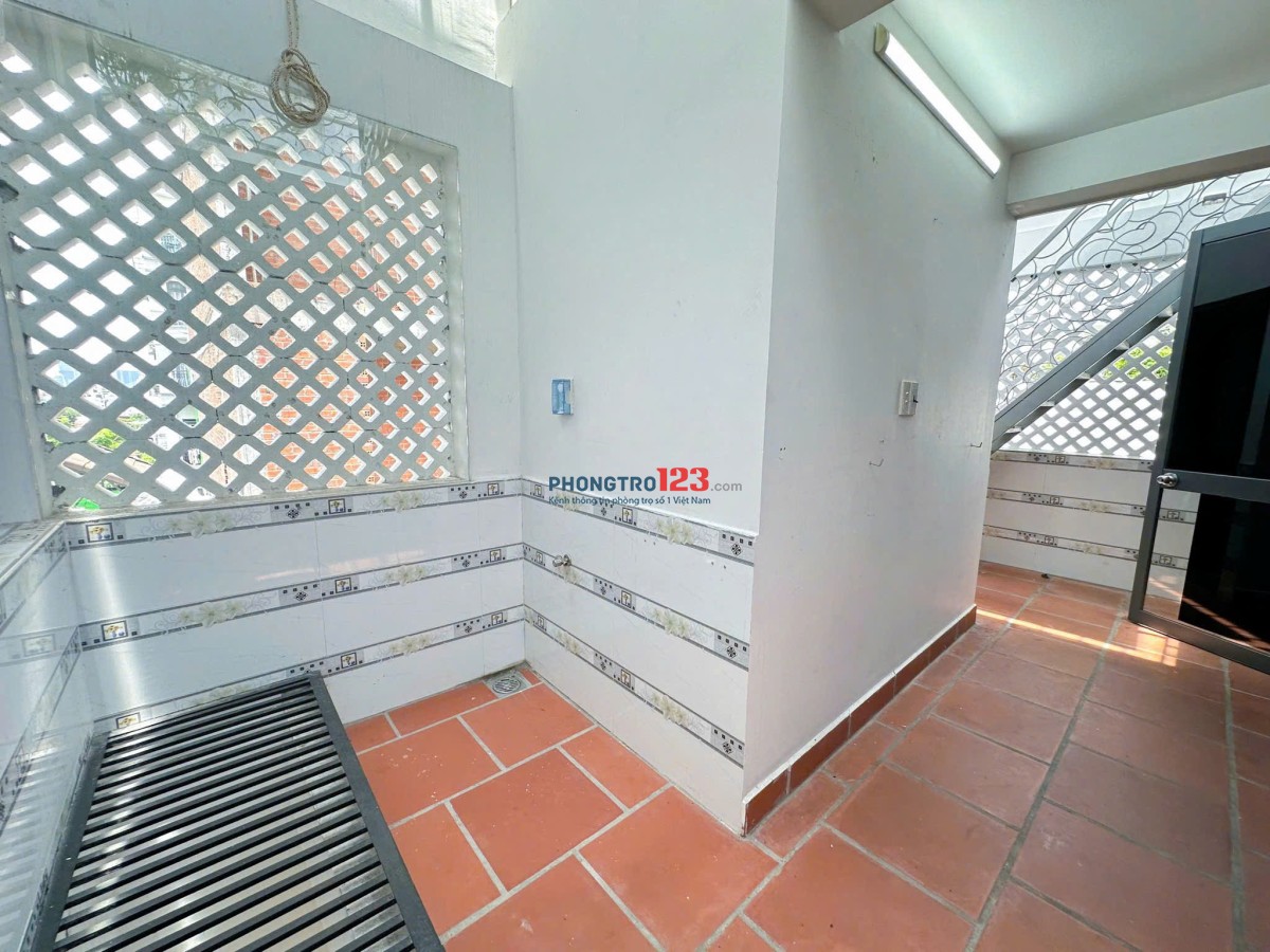 CHDV BAN CÔNG RỘNG 50M2, ĐƯỜNG SỐ 79 KẾ BÊN LOTTE MART QUẬN 7