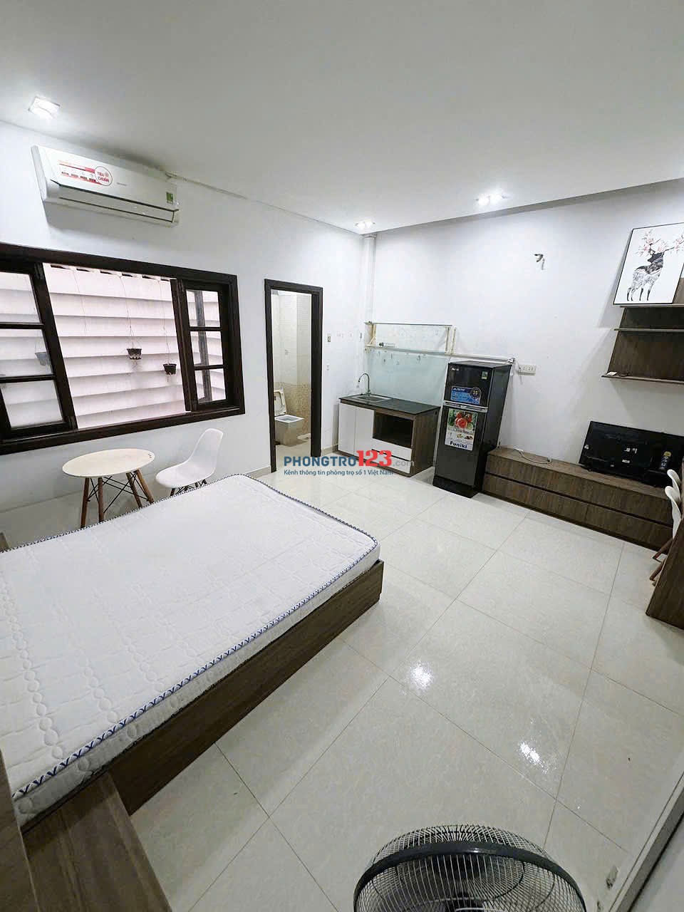 Cho thuê phòng rộng 35m2, cửa sổ lớn đón nắng và lấy giớ , Trần Bình Trọng Bình Thạnh