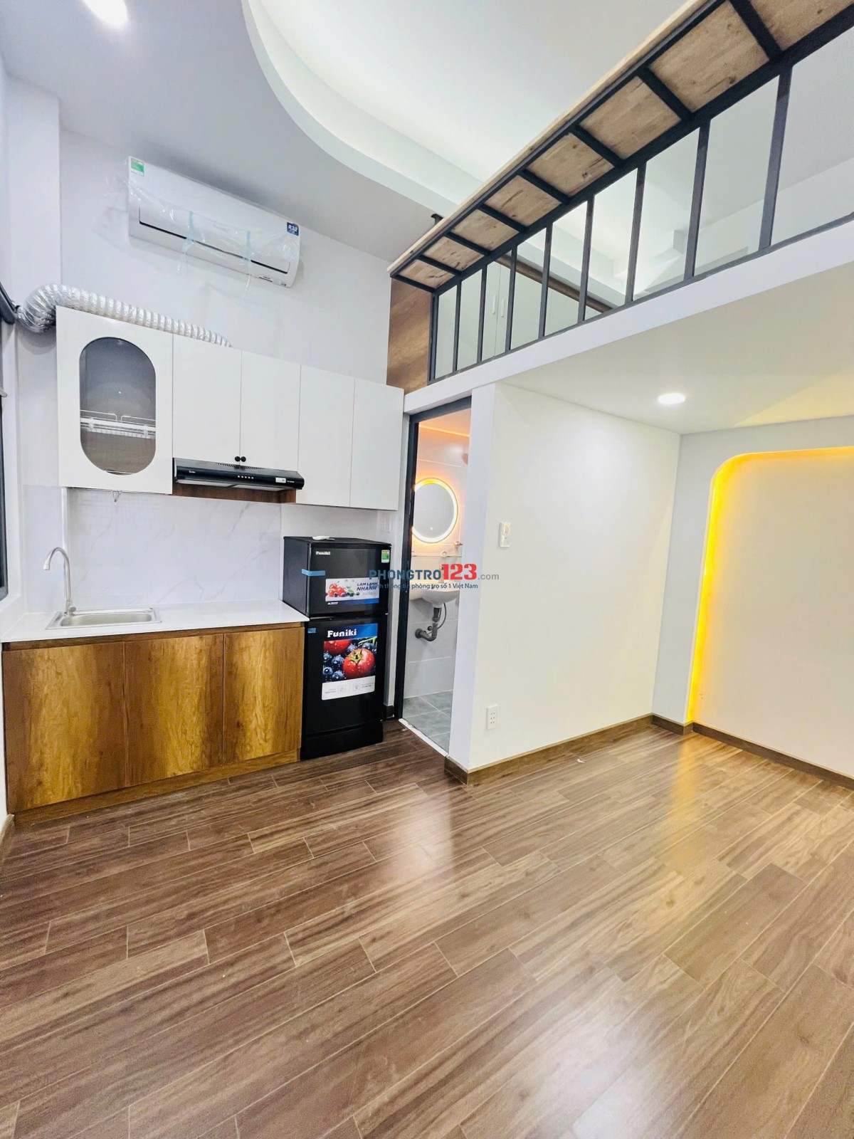 Phòng có gác full nội thất tại đường Hiệp Nhất tại ngã tư bảy hiền