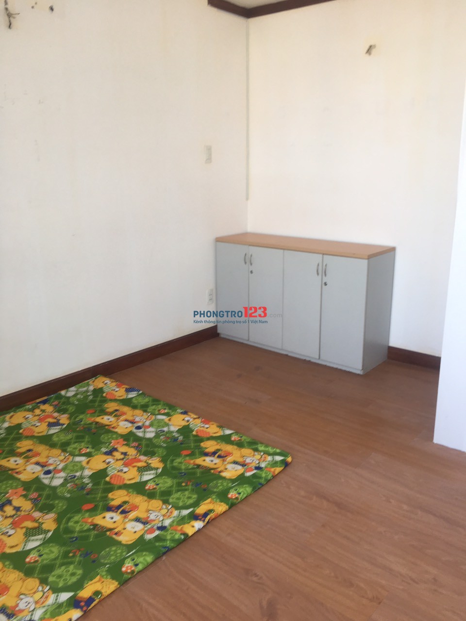 Cho thuê gấp phòng 2,5tr/th, ở 187a lê văn lương, chung cư hoàng anh gold house.