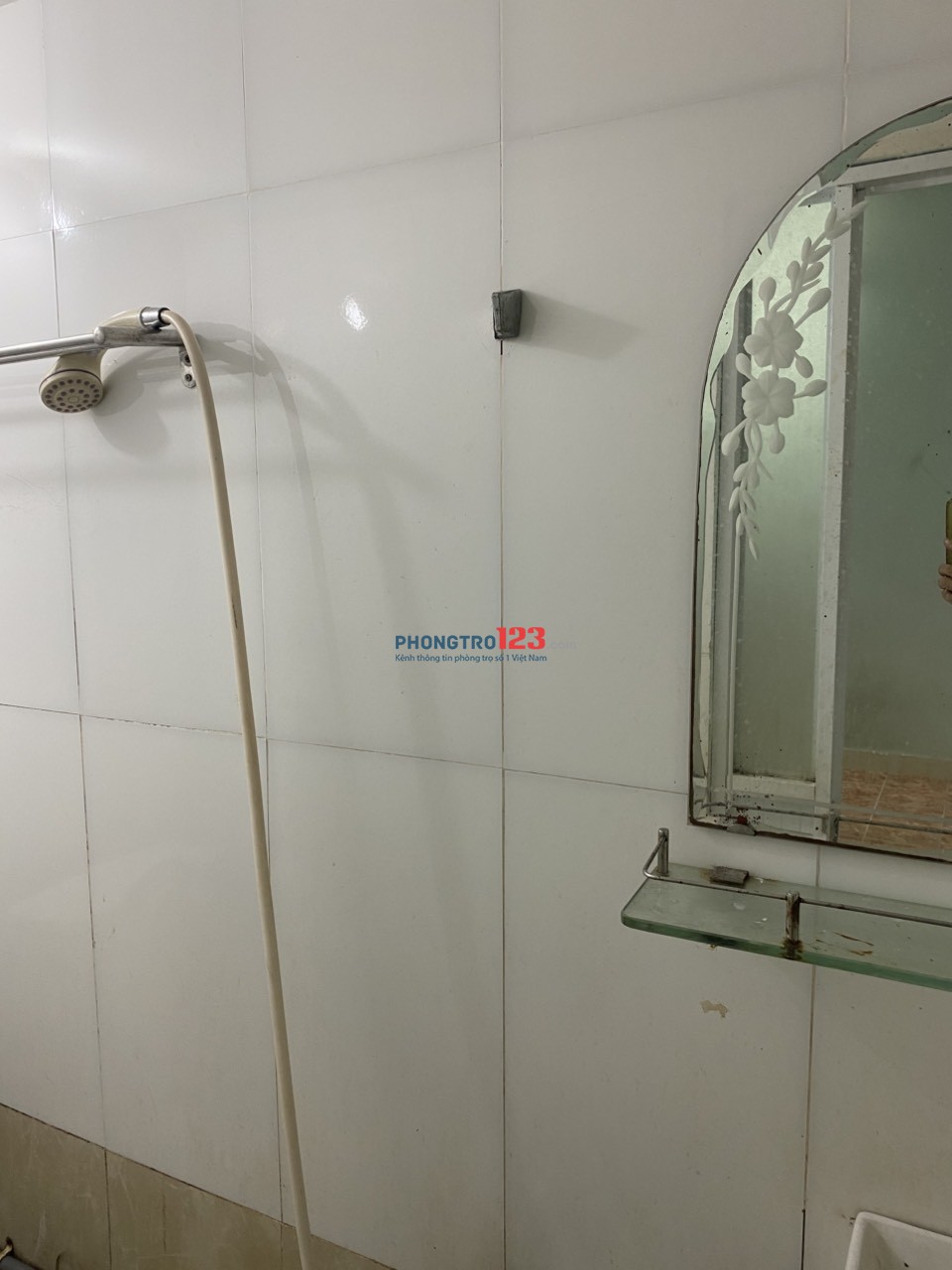 Phòng trọ cổng riêng lối đi riêng 23m2 ở Bình Thạnh gần Q1, có sân để xe. Chỉ cho nữ thuê