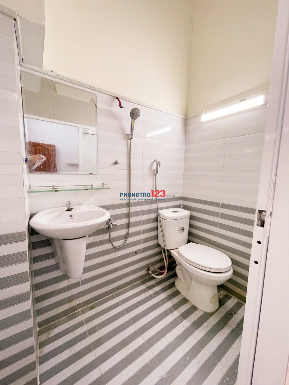 Cho Thuê Căn Hộ 2PN Full NT, Có Ban Công, Bùi Đình Túy, Bình Thạnh