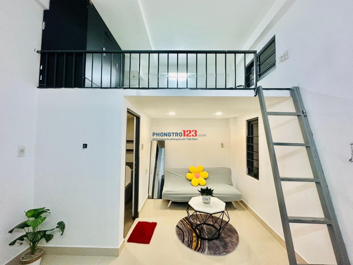 Phòng rộng 40m², full nội thất cơ bản, có ban công – Quận Tân Phú, giá 4.2 triệu/