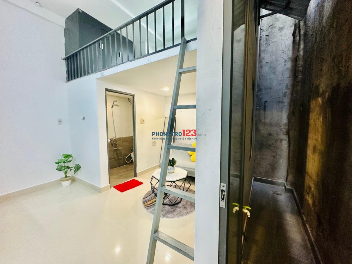 Phòng rộng 40m², full nội thất cơ bản, có ban công – Quận Tân Phú, giá 4.2 triệu/