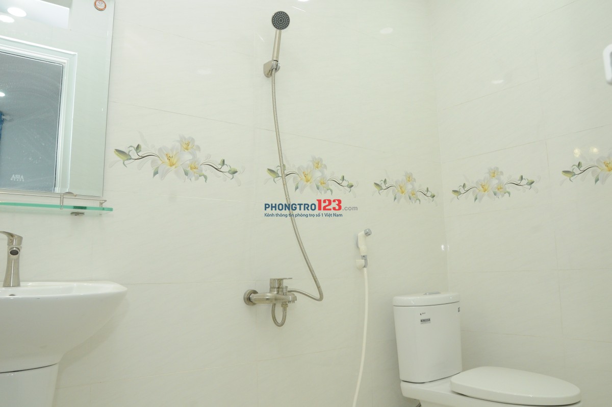 PHÒNG VIP gần ĐH FPT, TC- Marketing, HUTECH (ở ghép)