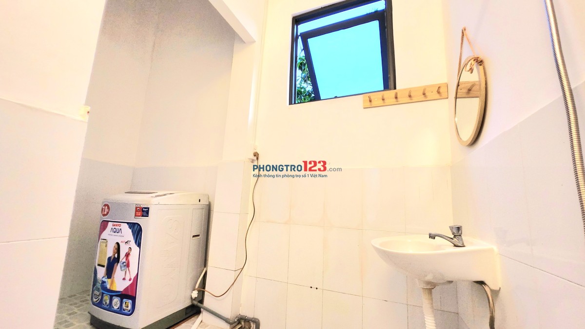 Studio chữa lành ! bếp tách PN, cửa sổ, có sân vườn chung, B.T !