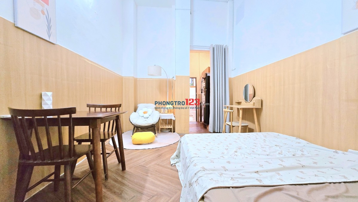 Studio chữa lành ! bếp tách PN, cửa sổ, có sân vườn chung, B.T !