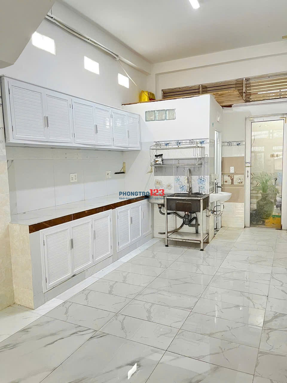 Cho Thuê nhà Nguyên Căn 4 tầng Ngay Cầu Chà Và Phường 12 Quận 8