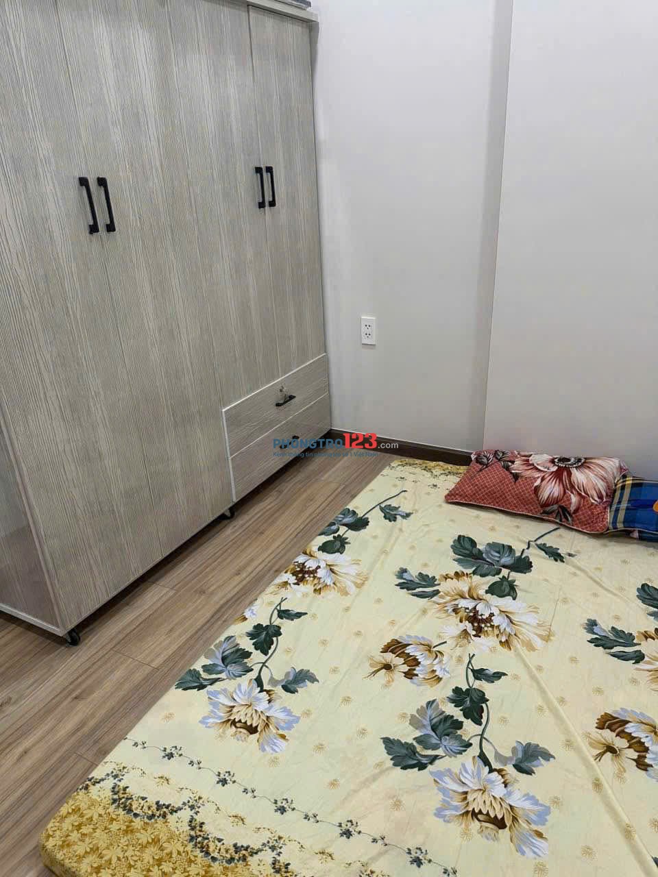 Chung cư Thuỷ Lợi 4, Nguyễn XÍ, BT: 90m2, 3p ngủ, nội thất, 15tr5
