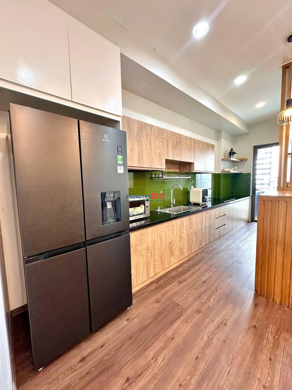 Satra Eximland,Phan Đăng Lưu,Phú Nhuận: 98m2, 2p ngủ lớn,NTCC,18tr/th