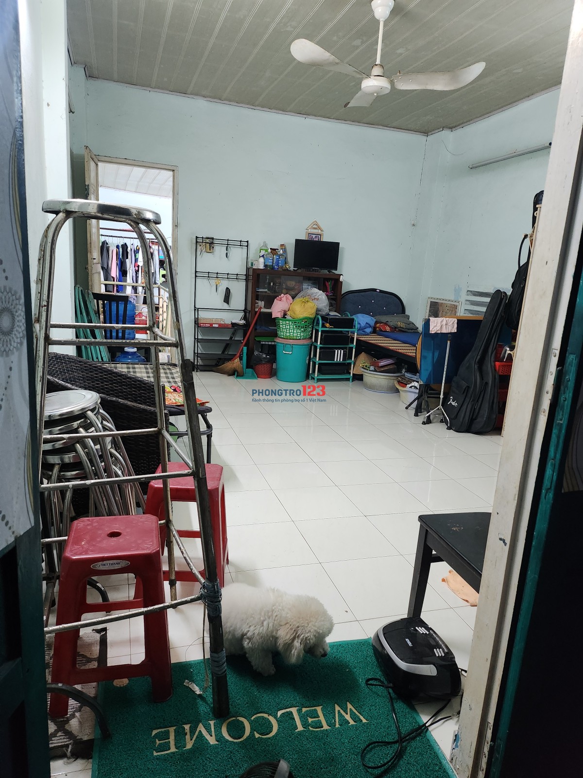 Cho mướn 2 phòng trọ, 1 phòng lớn 1 phòng nhỏ, 2 phòng đều trên lầu, chủ phòng trọ ở nhà dưới.