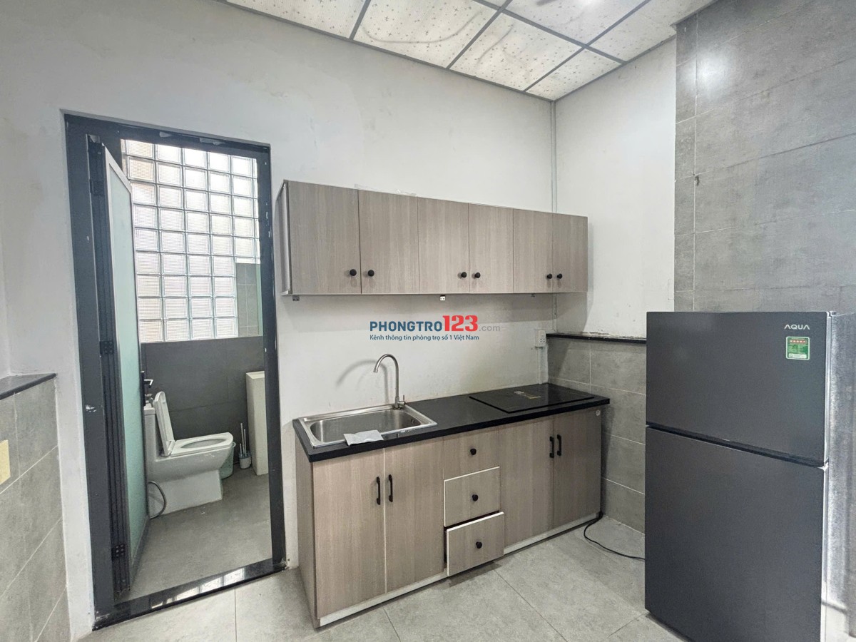 Cho thuê căn hộ 2PN + 1PK Ban Công 60m2 _ Nơ Trang Long Gần Chợ Nguyễn Xí, Bình Thạnh