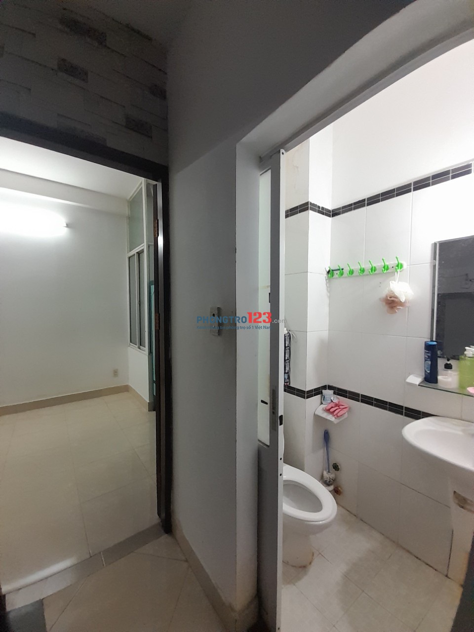 PHÒNG BAN CÔNG ĐẸP XINH TẠI 247/8 HOÀNG HOA THÁM, PHÚ NHUẬN, GẦN CHỢ CÂY QUÉO