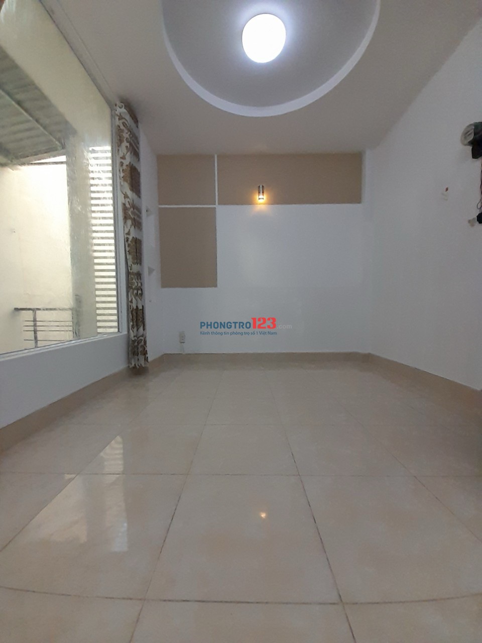 PHÒNG BAN CÔNG ĐẸP XINH TẠI 247/8 HOÀNG HOA THÁM, PHÚ NHUẬN, GẦN CHỢ CÂY QUÉO