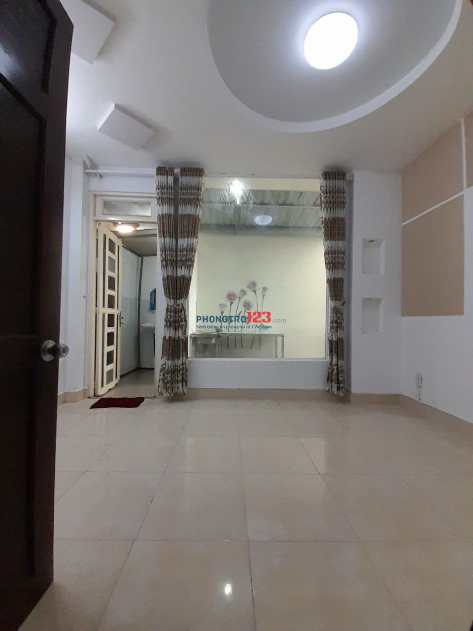 PHÒNG BAN CÔNG ĐẸP XINH TẠI 247/8 HOÀNG HOA THÁM, PHÚ NHUẬN, GẦN CHỢ CÂY QUÉO