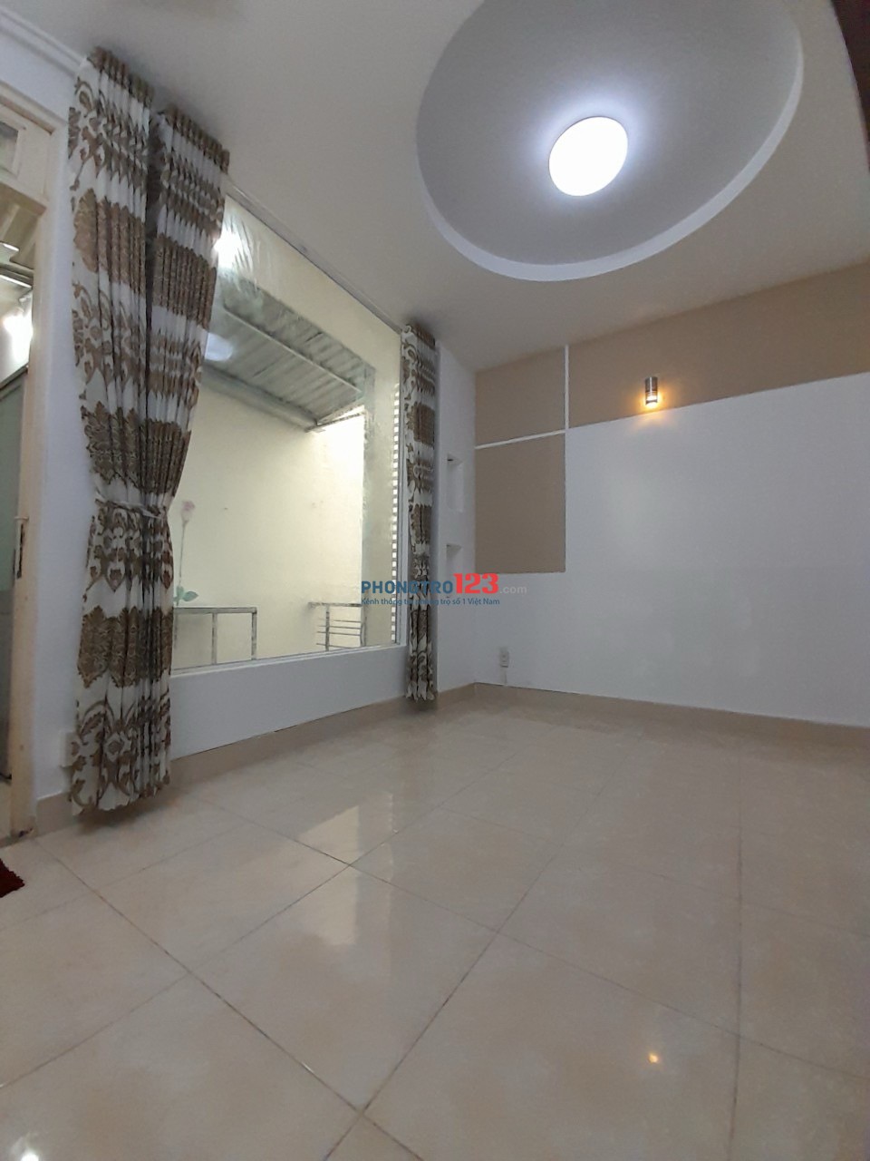 PHÒNG BAN CÔNG ĐẸP XINH TẠI 247/8 HOÀNG HOA THÁM, PHÚ NHUẬN, GẦN CHỢ CÂY QUÉO