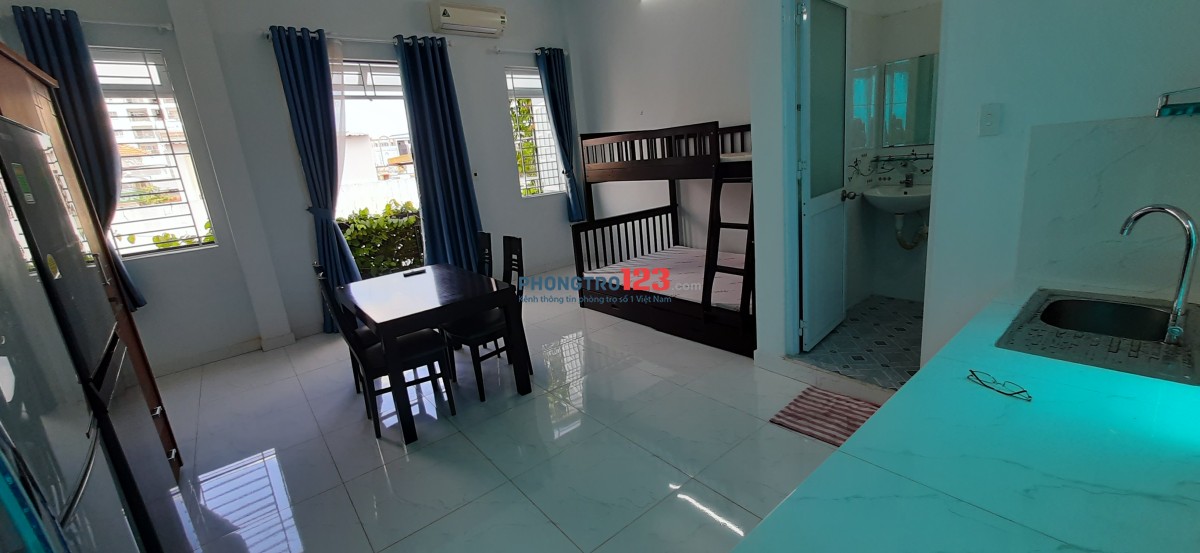 Phòng ban công, HXH, Nguyễn Văn Đậu, P.6, q. Bình Thạnh