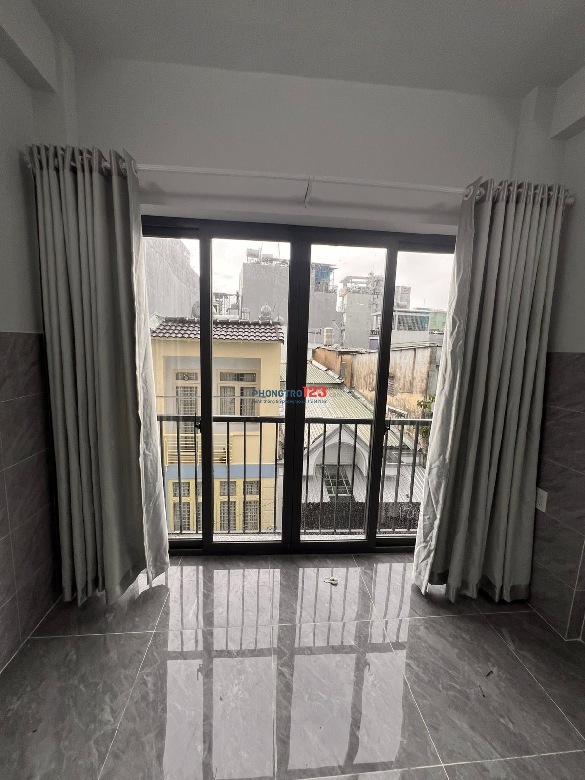 Cho thuê phòng trọ 15m2 đường Hòa Hưng - quận 10 ( phòng mới )
