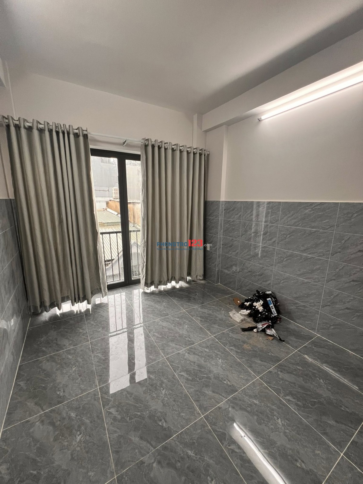 Cho thuê phòng trọ 15m2 đường Hòa Hưng - quận 10 ( phòng mới )