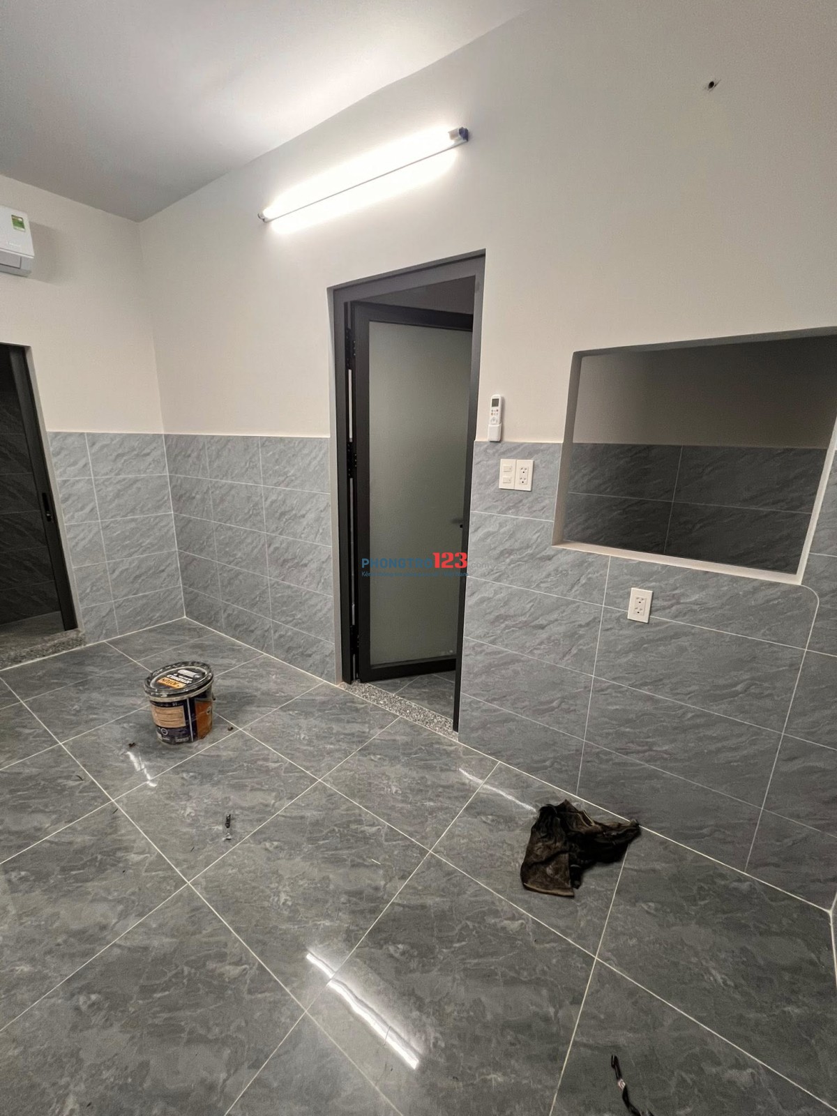 Cho thuê phòng trọ 15m2 đường Hòa Hưng - quận 10 ( phòng mới )